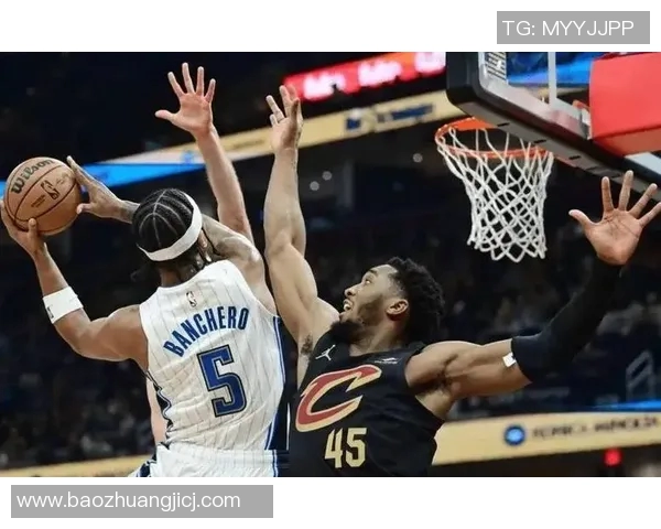 季前赛精彩对决步行者与骑士激战正酣球迷热情高涨